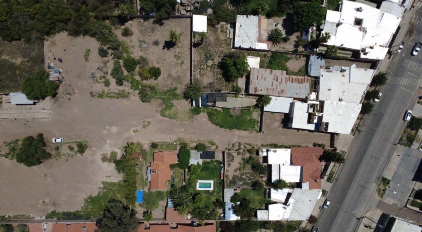 Foto de Terreno, oficina, baño y rampa, imagen 1