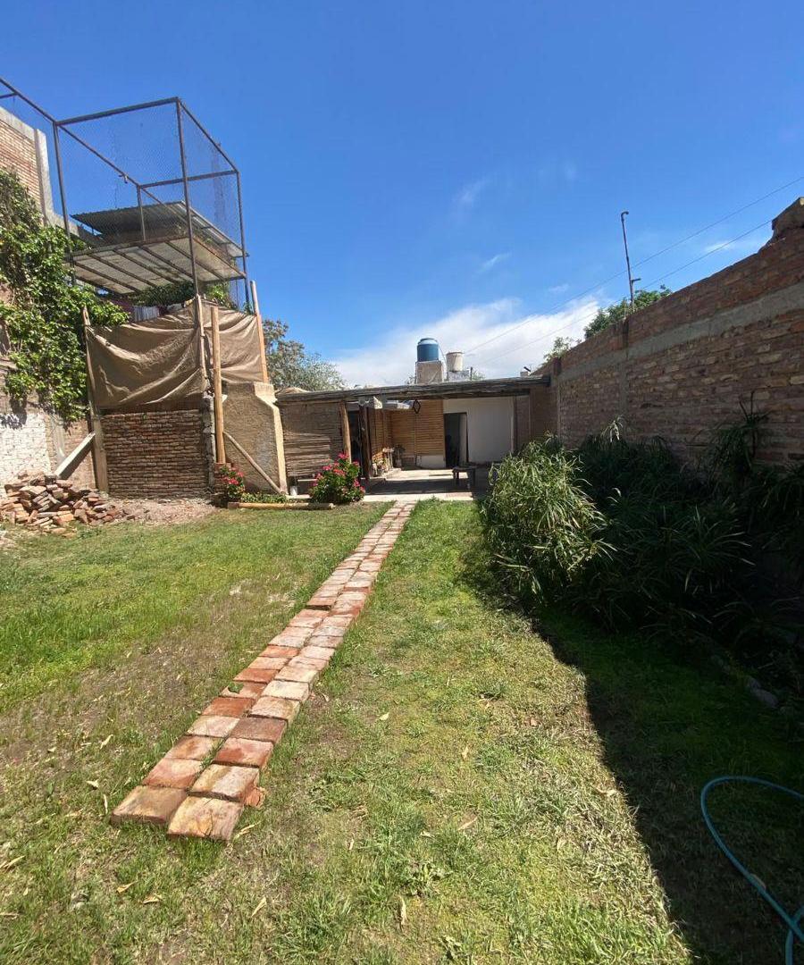 Foto de OPORTUNIDAD VENTA CASA CON GRAN TERRENO EXCELENTE UBICACION, imagen 2