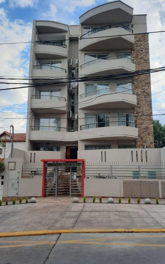 EDIFICIO A LA VENTA EN AV BELGRANO AL 2300 4