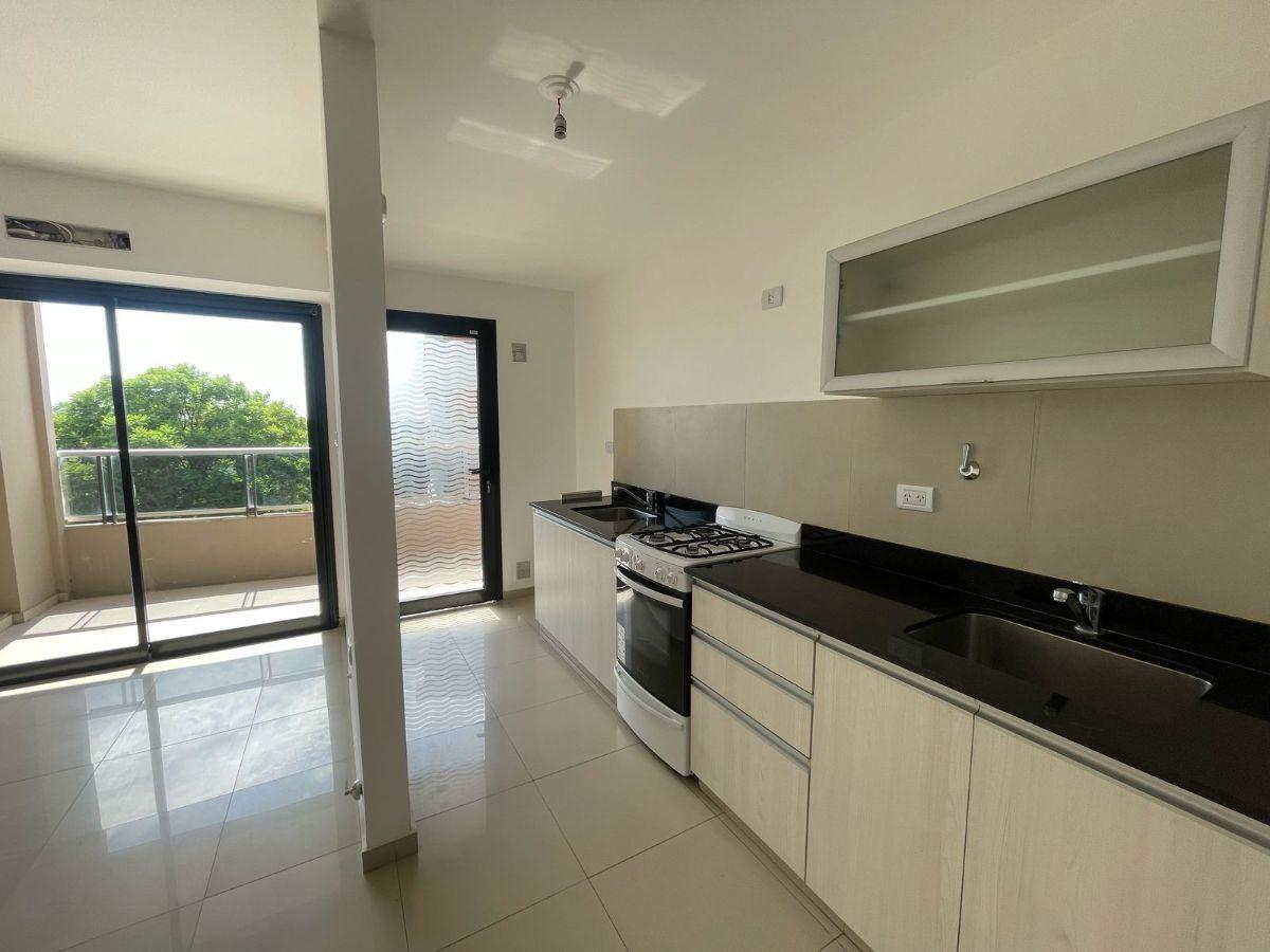 Foto de Departamento en Alquiler Av Peron 675 Piso 3 - 2 Ambientes - 1 Dorm., con Balcon. APTO CREDITO HIP, imagen 2