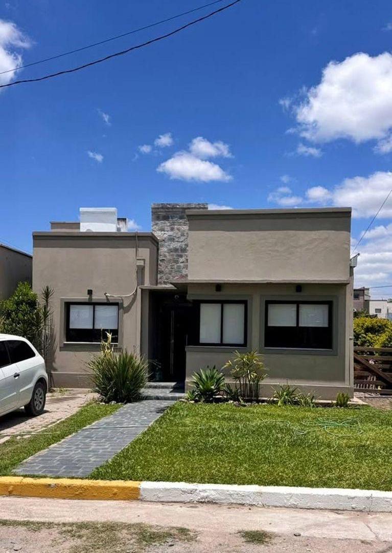 Venta Casa 2 Dorm. en Barrio Los Nogales Plaza