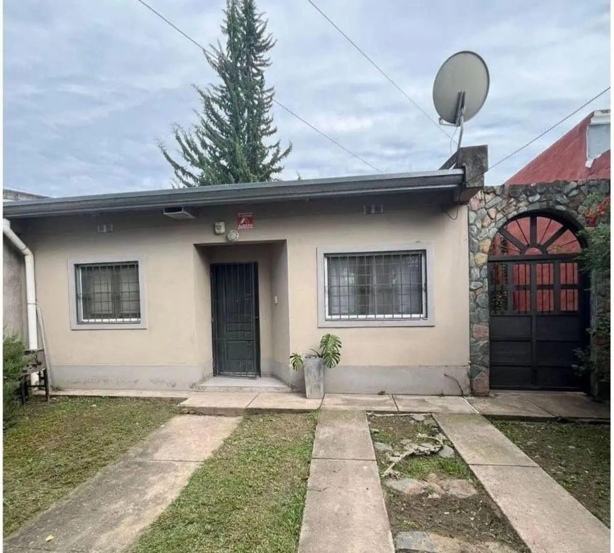Casa con 300 m² totales y 2 dormitorios en venta en San Pablo 1