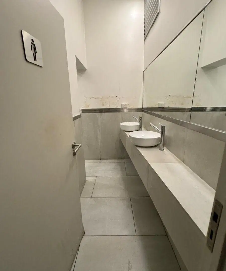ALQUILER LOCAL COMERCIAL EN BARRIO NORTE 4