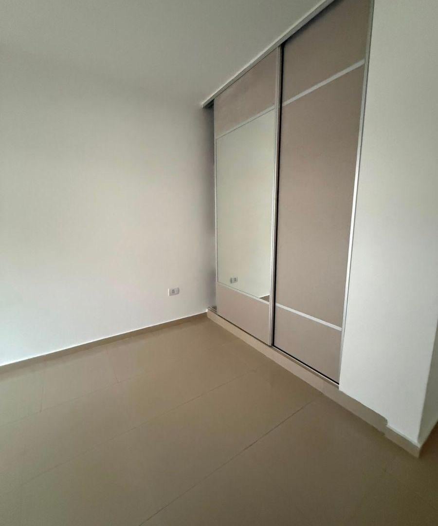 Foto de Departamento en Alquiler – Av. Perón 675, Piso 4, imagen 2