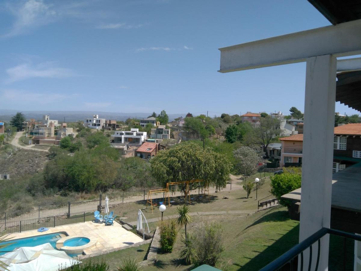 Foto de Cabañas en Complejo Cerrado – 3 Dormitorios – Villa del Lago, imagen 2