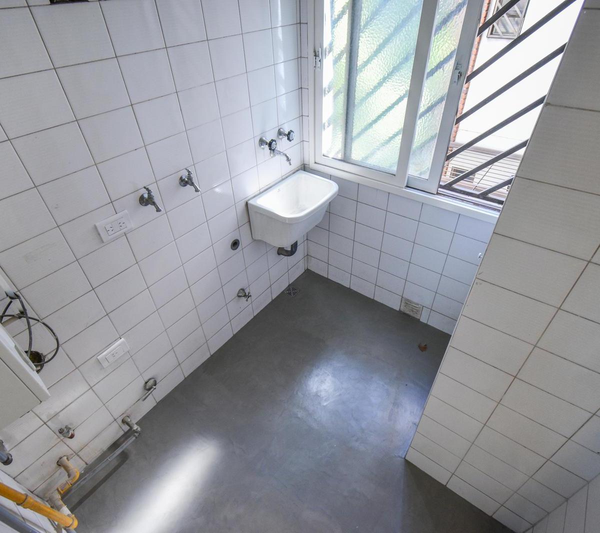 Venta Departamento 4 Ambientes Mas Dependencia Reciclado con Cochera y Balcon Al Frente 4