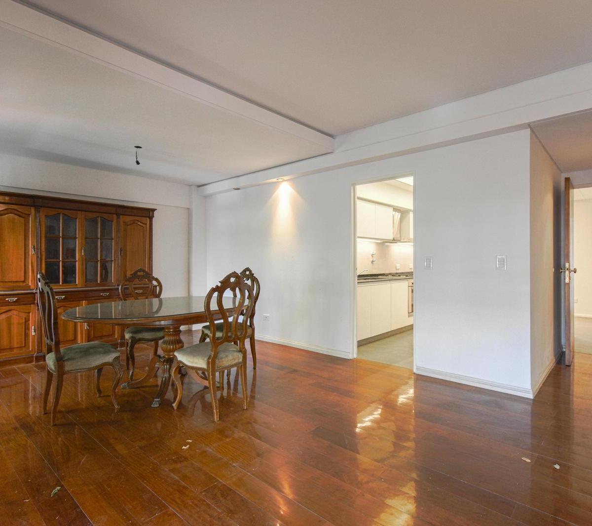 Venta Departamento 4 Ambientes Mas Dependencia Reciclado con Cochera y Balcon Al Frente 2