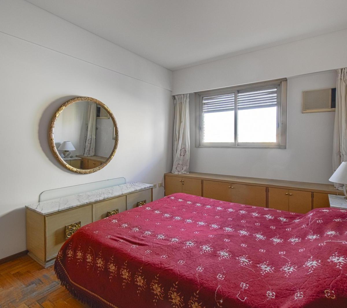 Venta Departamento 4 Ambientes con Dependencia en Piso Alto en Caballito 1