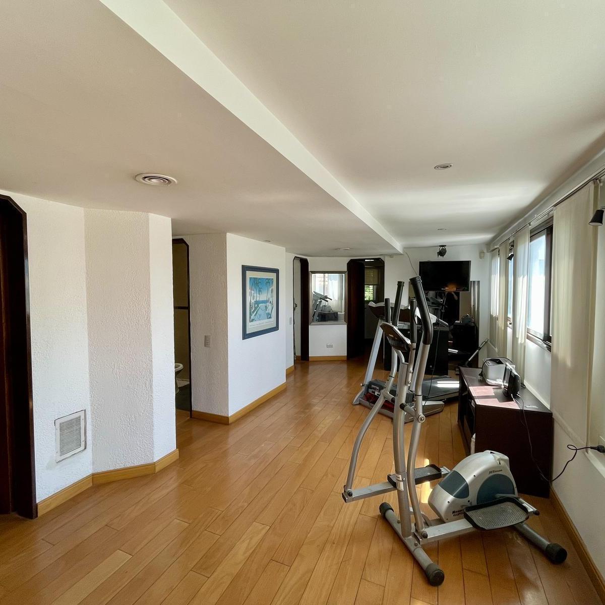 Venta Casa 6 Ambientes con Piscina en Hurlingham (Barrio Inglés) 4