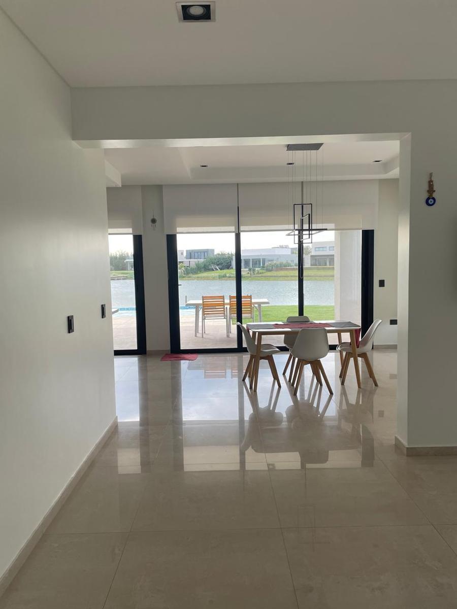 Casa 5 Ambientes - Al Lago en Barrio El Cantón Norte 3