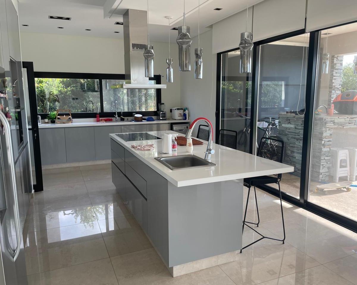 Casa 5 Ambientes - Al Lago en Barrio El Cantón Norte 1