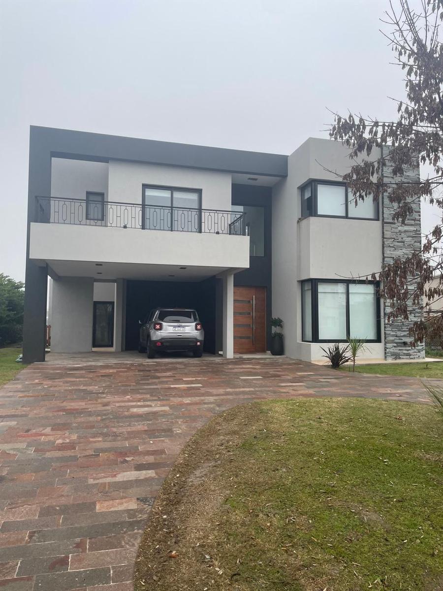 Casa 5 Ambientes - Al Lago en Barrio El Cantón Norte 5