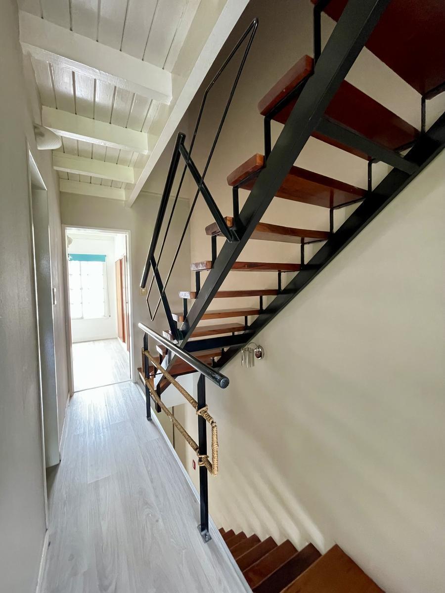 Venta Casa 6 Ambientes Amoblada en Barrio El Mirador, Hurlingham 3