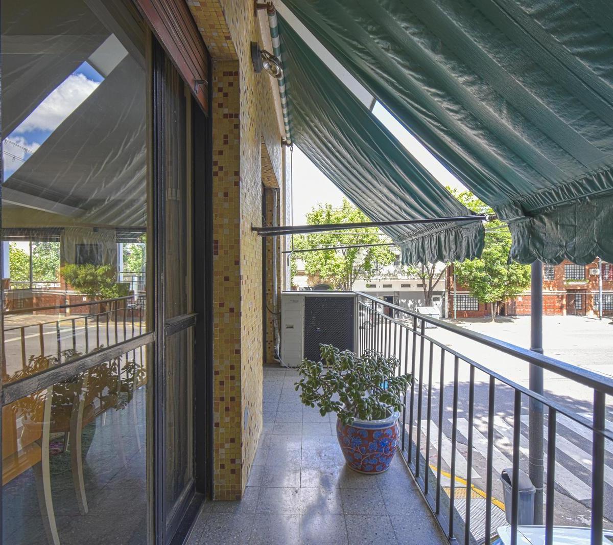 Venta Departamento 6 Ambientes con Terraza y Cochera en Villa Urquiza 2