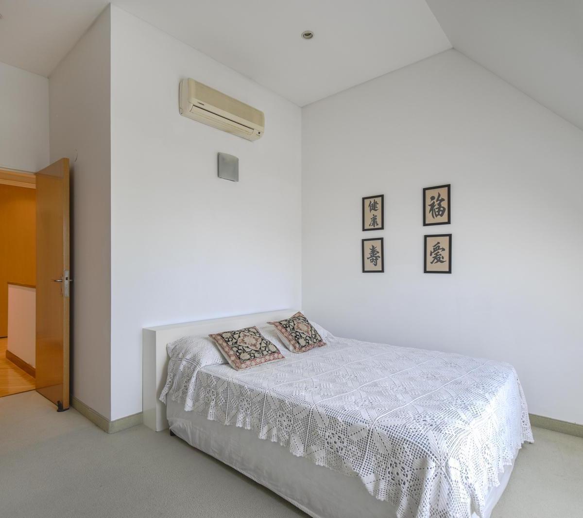 Venta Penthouse 4 Ambientes Cocheras y Baulera Puerto Madero 4