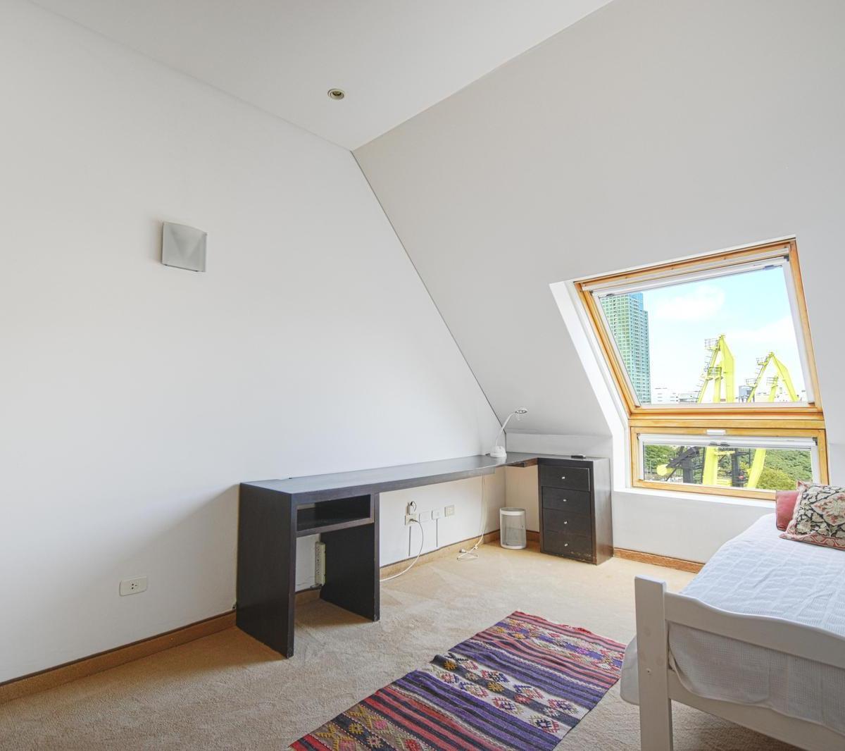 Venta Penthouse 4 Ambientes Cocheras y Baulera Puerto Madero 3