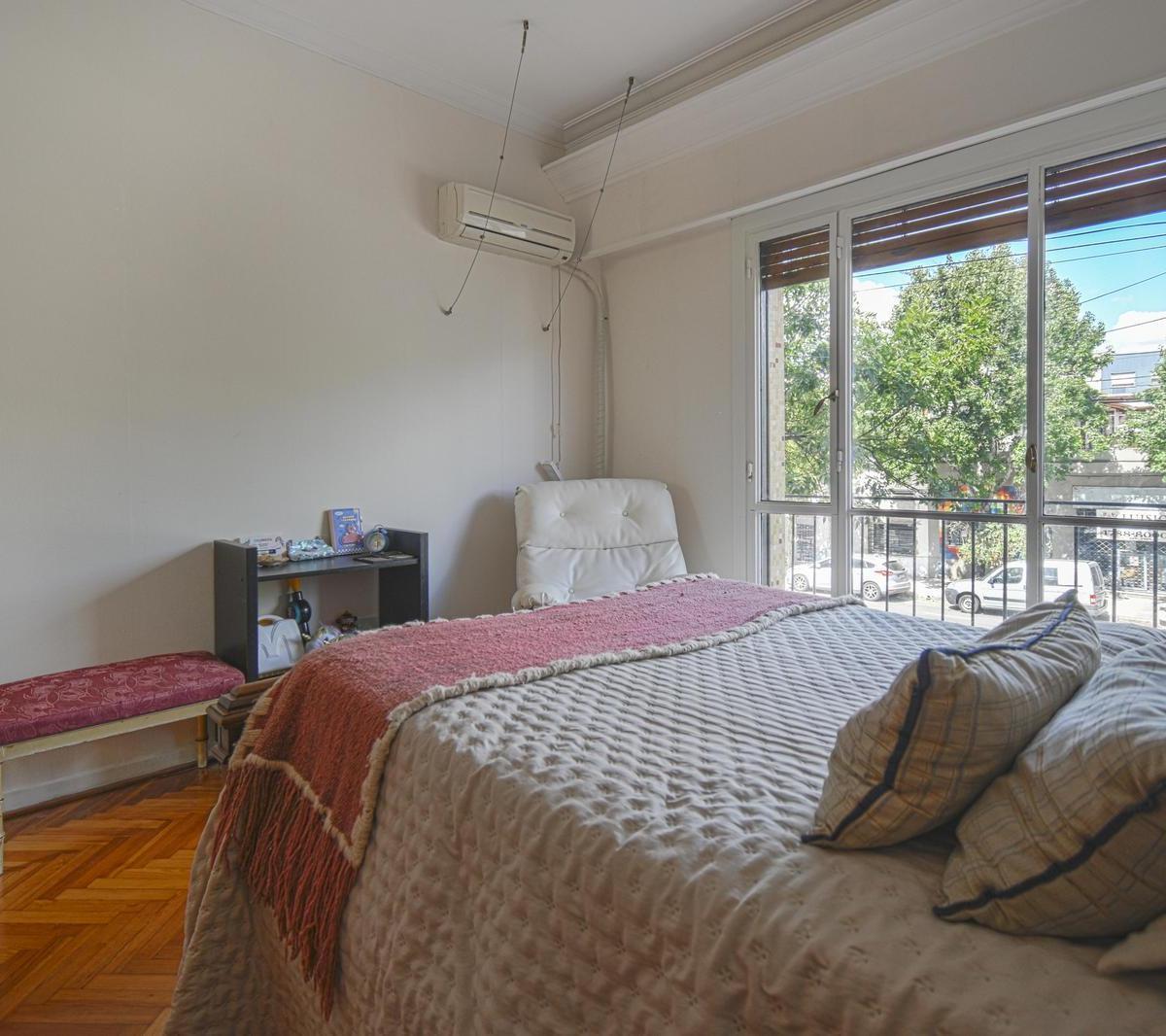 Venta PH 6 Ambientes con Terraza y Cochera en Villa Urquiza 3