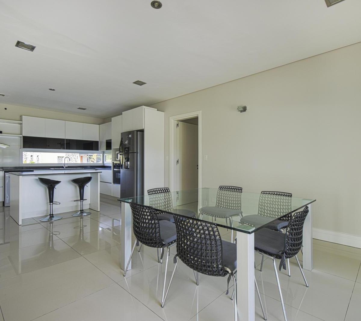 Foto de Venta Casa 6 Ambientes en Barrio Haras Santa Maria- Los Robl, imagen 2