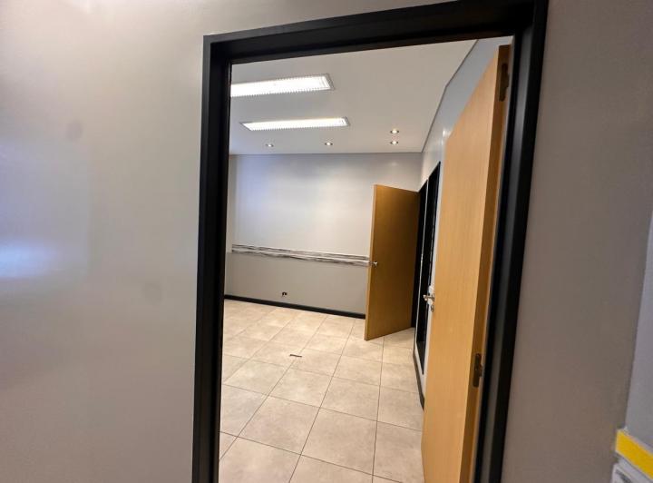 Foto de ALQUILER OFICINA EN MICROCENTRO - EDIFICIO "CLUB ALEMAN", imagen 5
