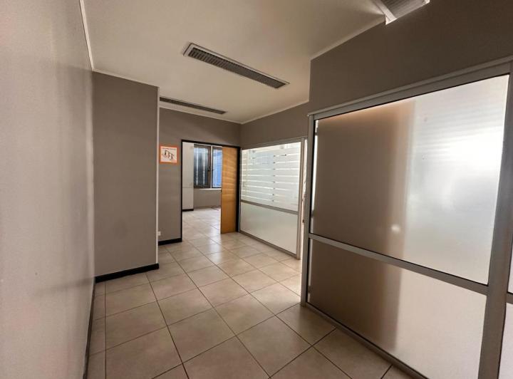 Foto de ALQUILER OFICINA EN MICROCENTRO - EDIFICIO "CLUB ALEMAN", imagen 2
