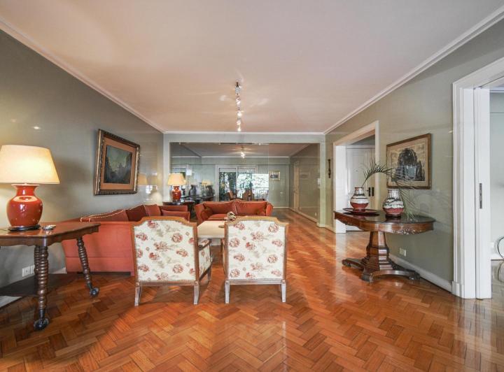 Venta Departamento 5 Ambientes, 2 cocheras en Palermo Chico 1