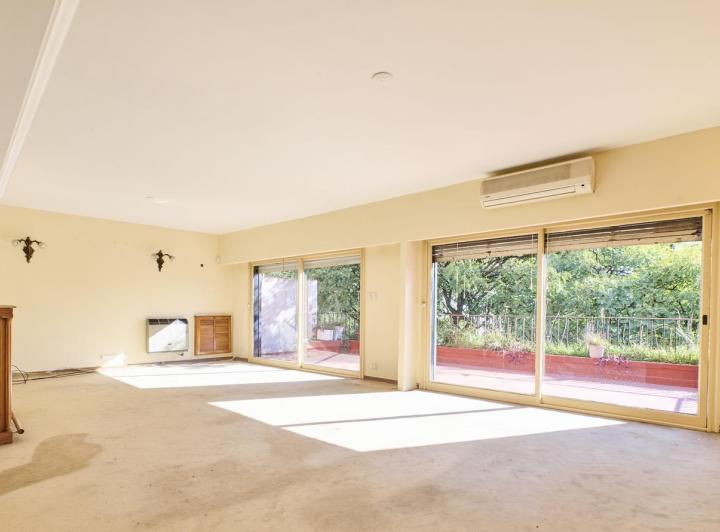 VENTA DEPARTAMENTO 6 AMBIENTES MAS DEPENDENCIA CON BALCÓN TERRAZA y COCHERA en BELGRANO 1