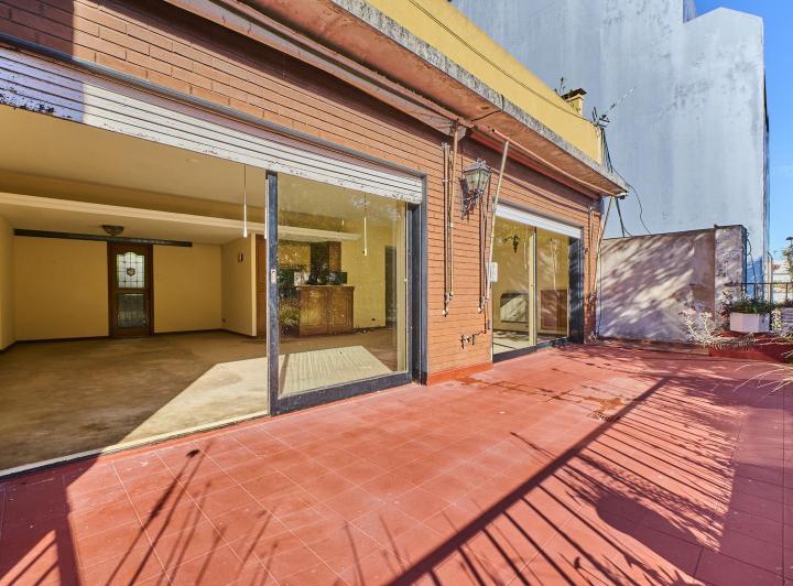 VENTA DEPARTAMENTO 6 AMBIENTES MAS DEPENDENCIA CON BALCÓN TERRAZA y COCHERA en las Cañitas 3