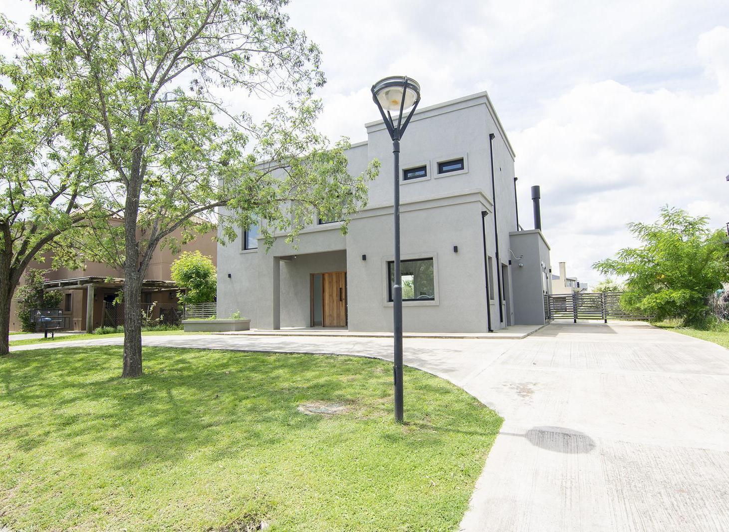 Foto de Venta Casa 5 ambientes vista al lago , Barrio Islas, el Canton, imagen 3