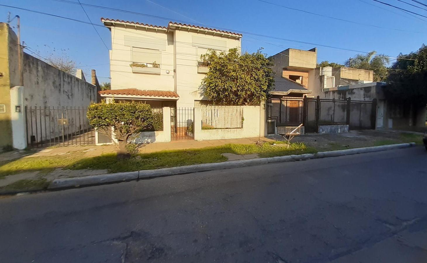 VENTA CASA CON DEPARTAMENTO CON COCHERA EN SAN JUSTO APTO CREDITO
