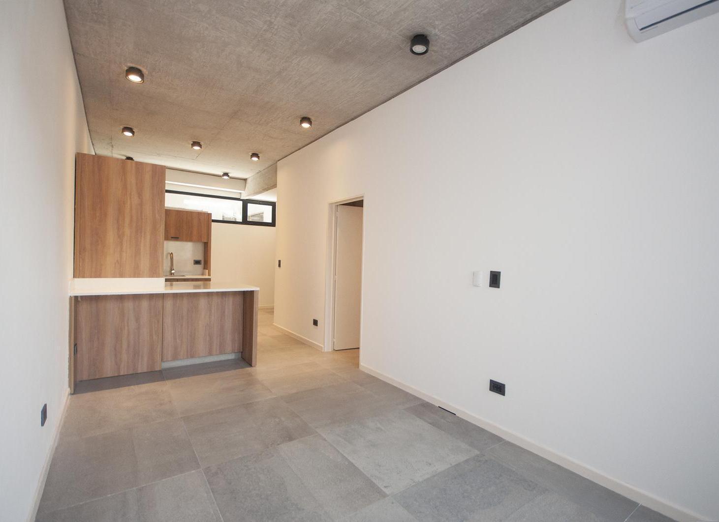Venta Dpto  Duplex 3 ambientes con Jardin , parrilla y patio en Villa Urquiza