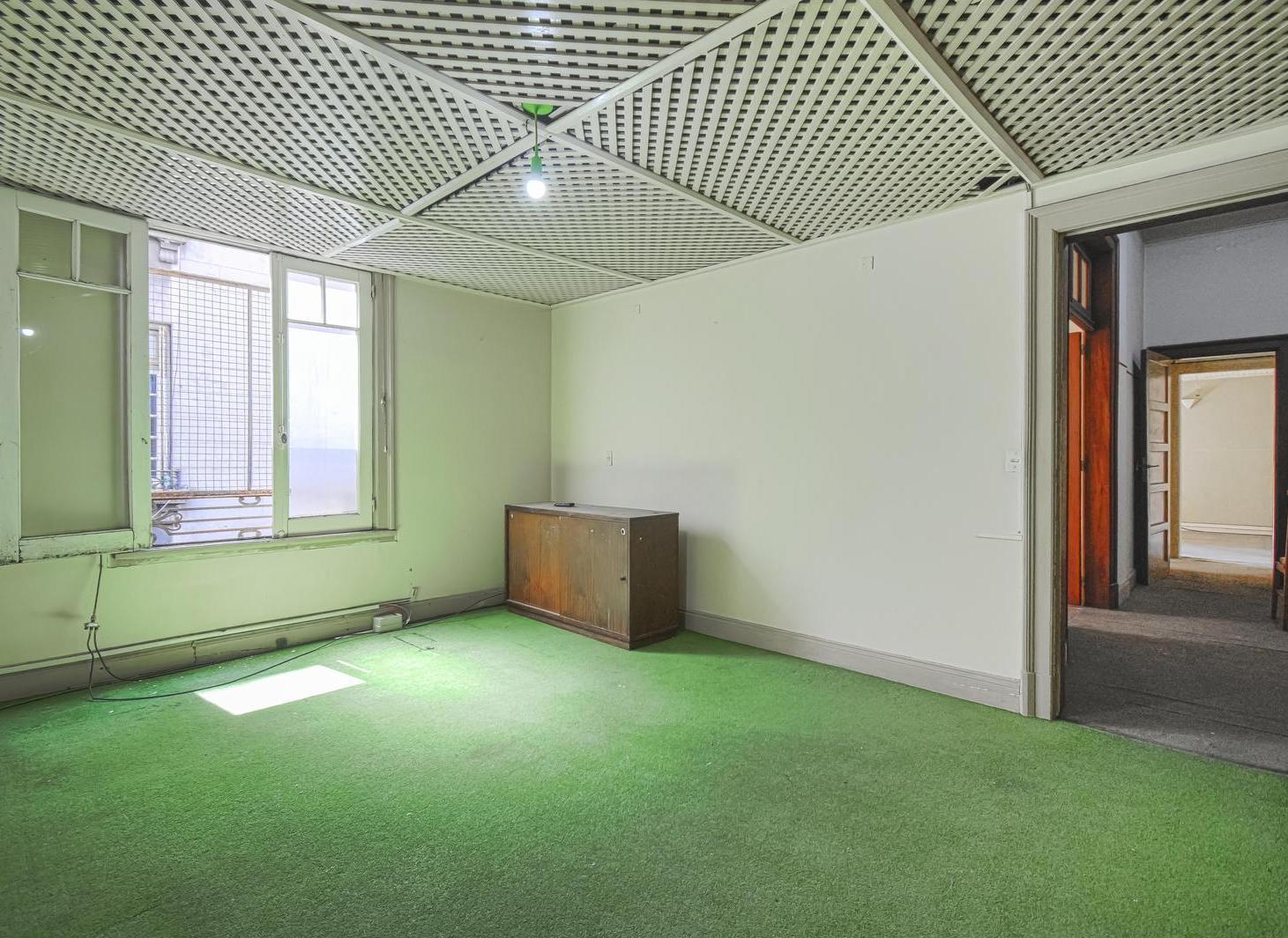 Venta Departamento 6 ambientes - Ideal para reciclar en Congreso