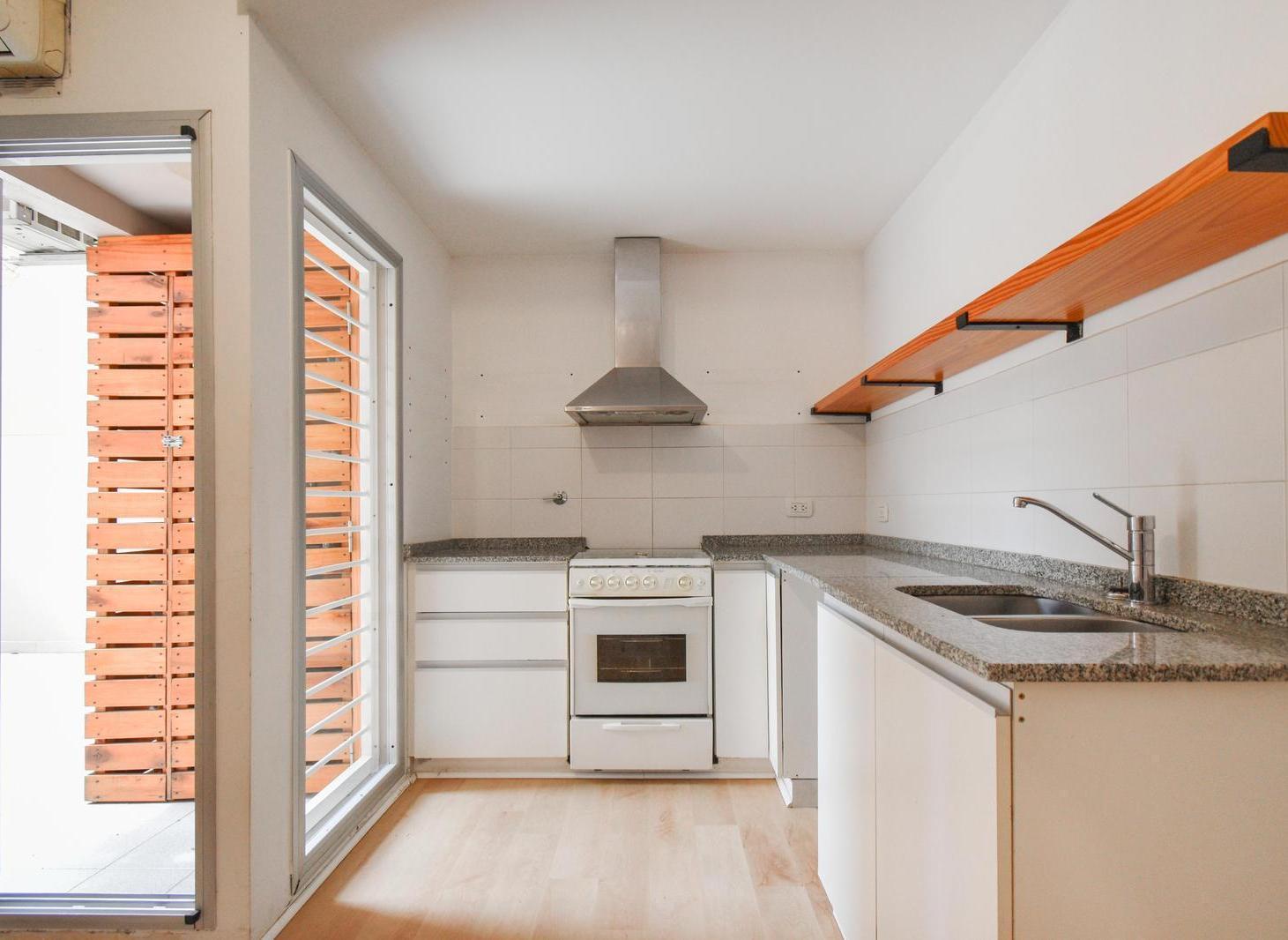 Foto de Venta Departamento 2 Ambientes con Patio en Villa Pueyrredon, imagen 3