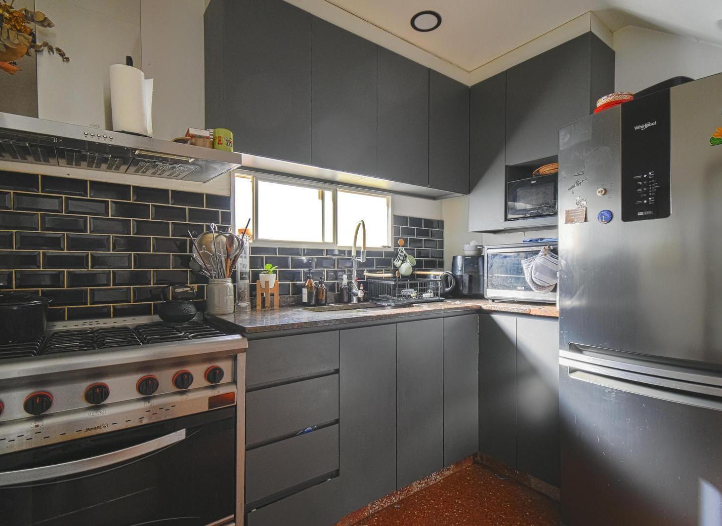 Foto de VENTA PH 1 PISO POR ESCALERA. 4 AMBIENTES. BALCON Y TERRAZA, CHACARITA, imagen 2
