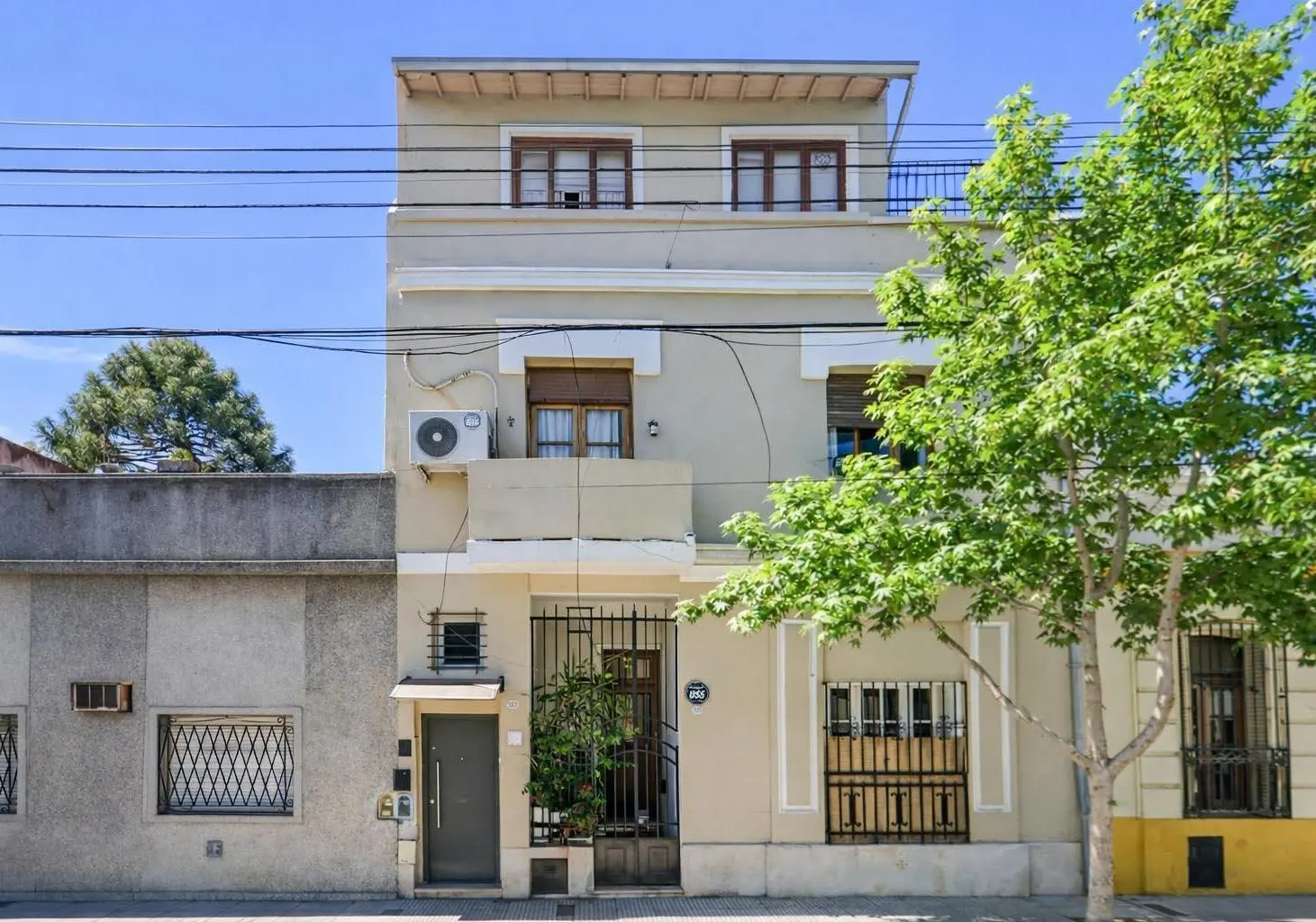 VENTA PH 1 PISO POR ESCALERA. 4 AMBIENTES. BALCON Y TERRAZA, CHACARITA 3