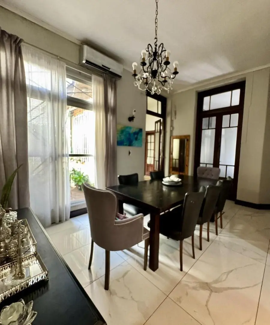 VENTA - CASA 4 AMBIENTES - LOTE PROPIO - APTA CRÉDITO - BANFIELD 2