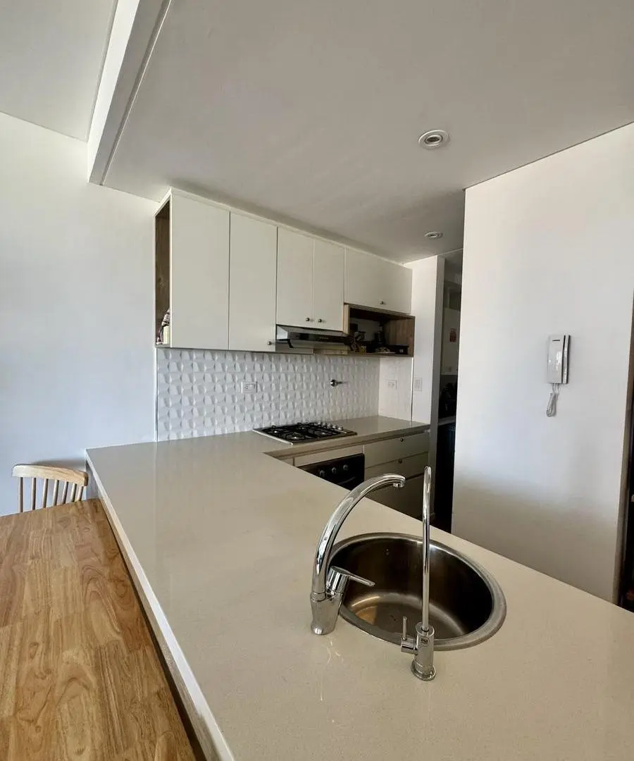 VENTA - DEPARTAMENTO 3 AMBIENTES CON BALCON TERRAZA - COCHERA - BAULERA - LANUS OESTE 4
