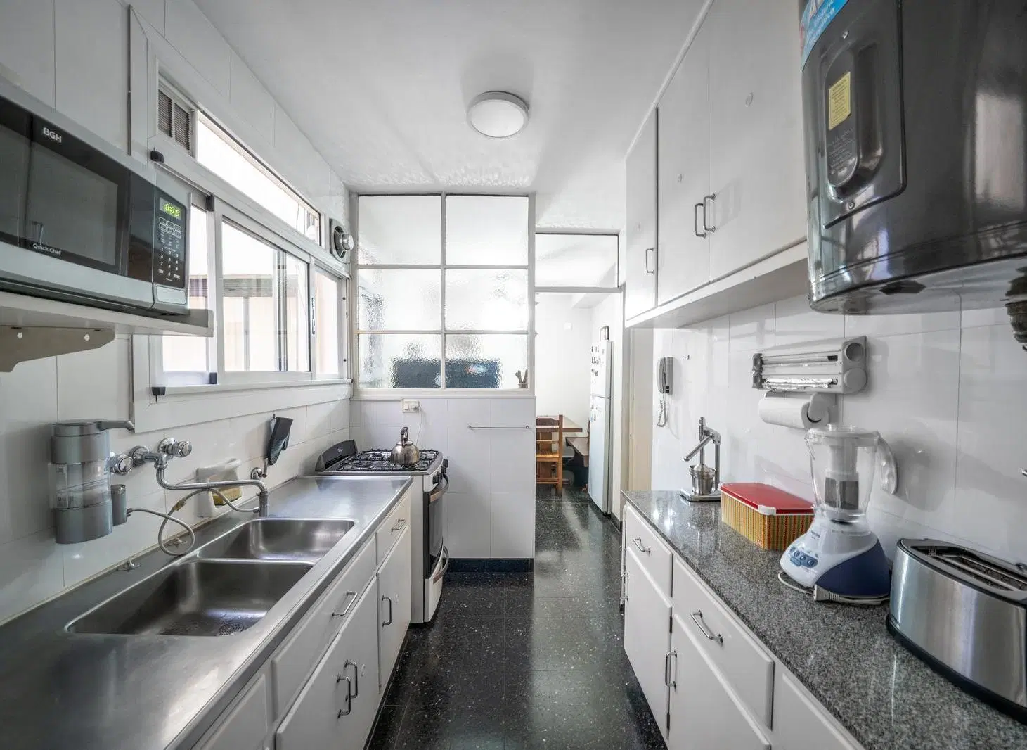 Venta Departamento 4 ambientes con dependencia y cochera aparte (edificio lindero)Semipiso Belgrano 2