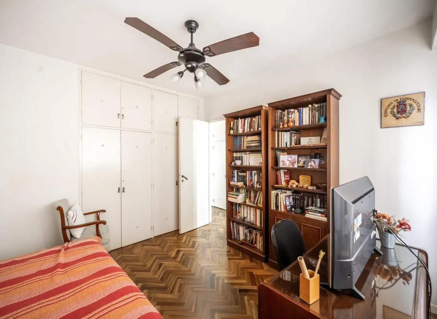 Venta Departamento 4 ambientes con dependencia y cochera aparte (edificio lindero)Semipiso Belgrano 5