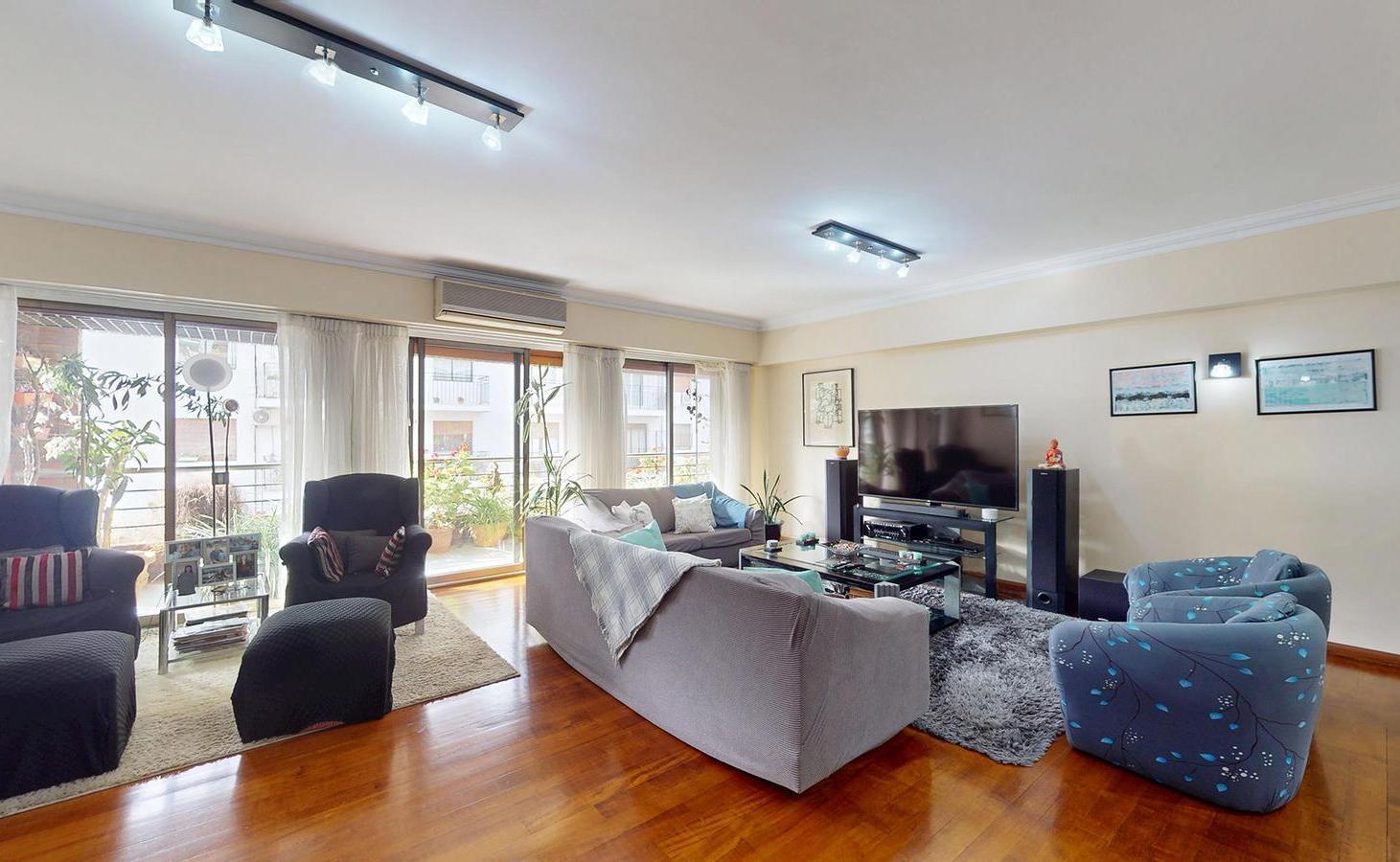 Venta Departamento 4 ambientes Piso - Dependencia - Balcón Aterrazado - 2 cocheras Belgrano