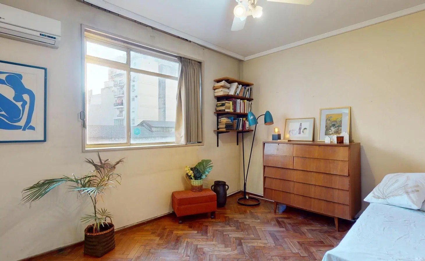 Venta Departamento 3 ambientes con dependencia, balcón y baulera en Caballito 4