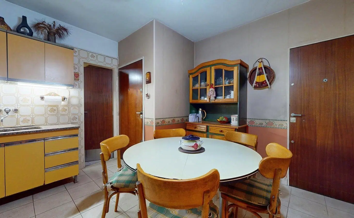 Venta Departamento 4 ambientes con dependencia, Semipiso Balcón Aterrazado y Patio en Villa Crespo 3