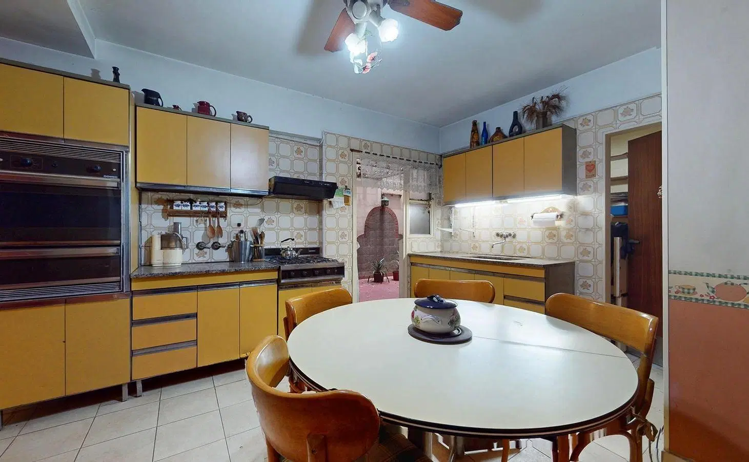 Venta Departamento 4 ambientes con dependencia, Semipiso Balcón Aterrazado y Patio en Villa Crespo 4