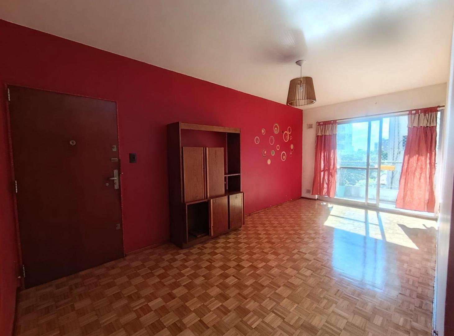 Alquiler Departamento 3 ambientes al frente con Balcón y Cochera Fija Velez Sarsfield