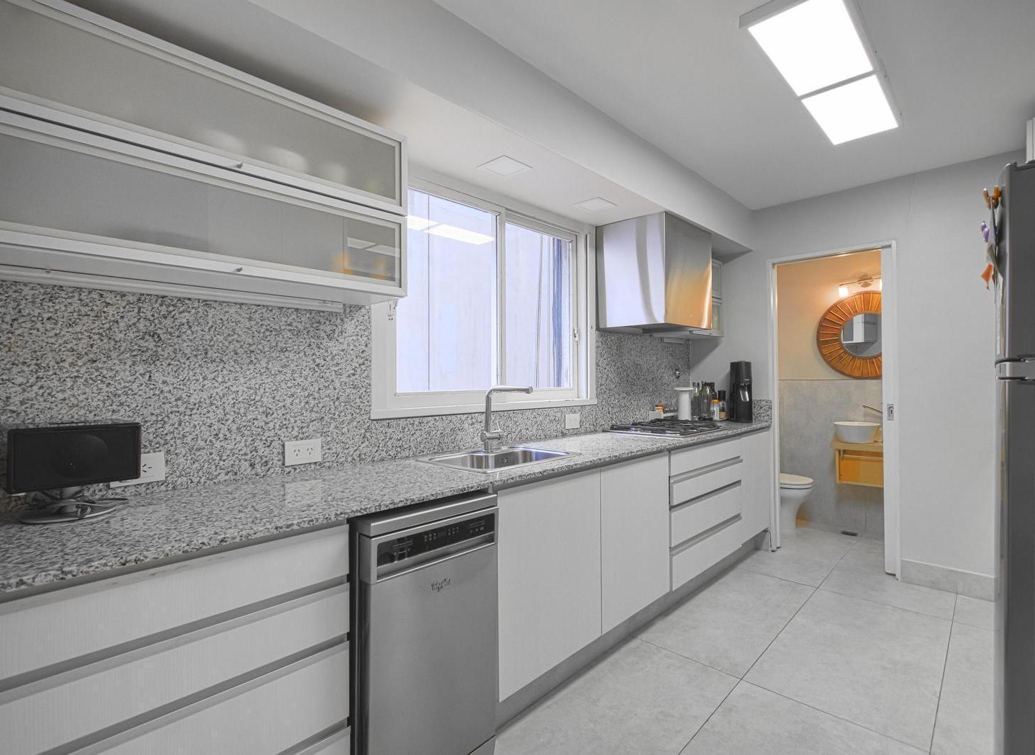 Foto de Venta Departamento 3 Ambientes con Cochera y Vista Abierta en Las, imagen 5