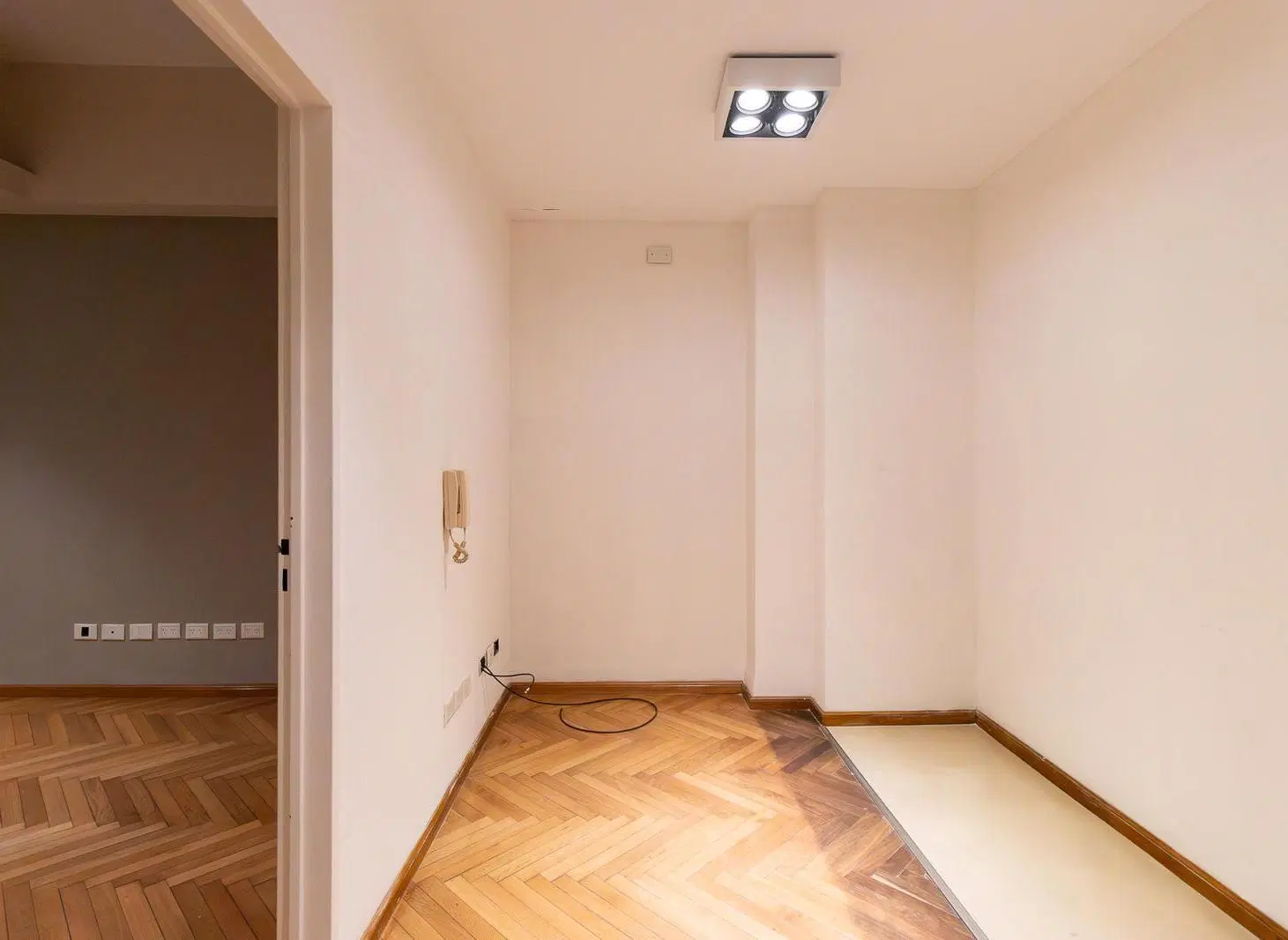 Venta Departamento 2 Ambientes con Balcon en Microcentro 5