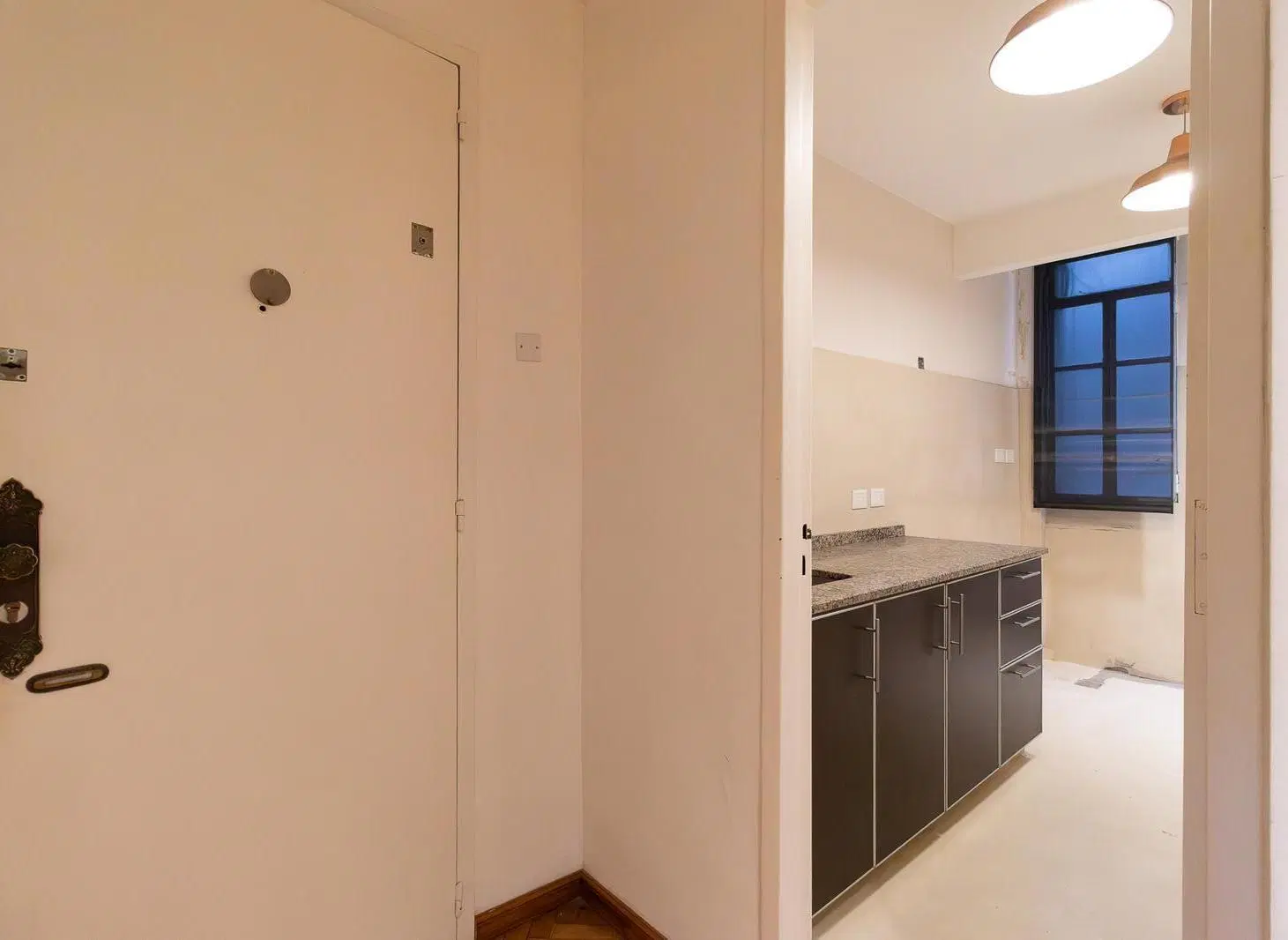 Venta Departamento 2 Ambientes con Balcon en Microcentro 3