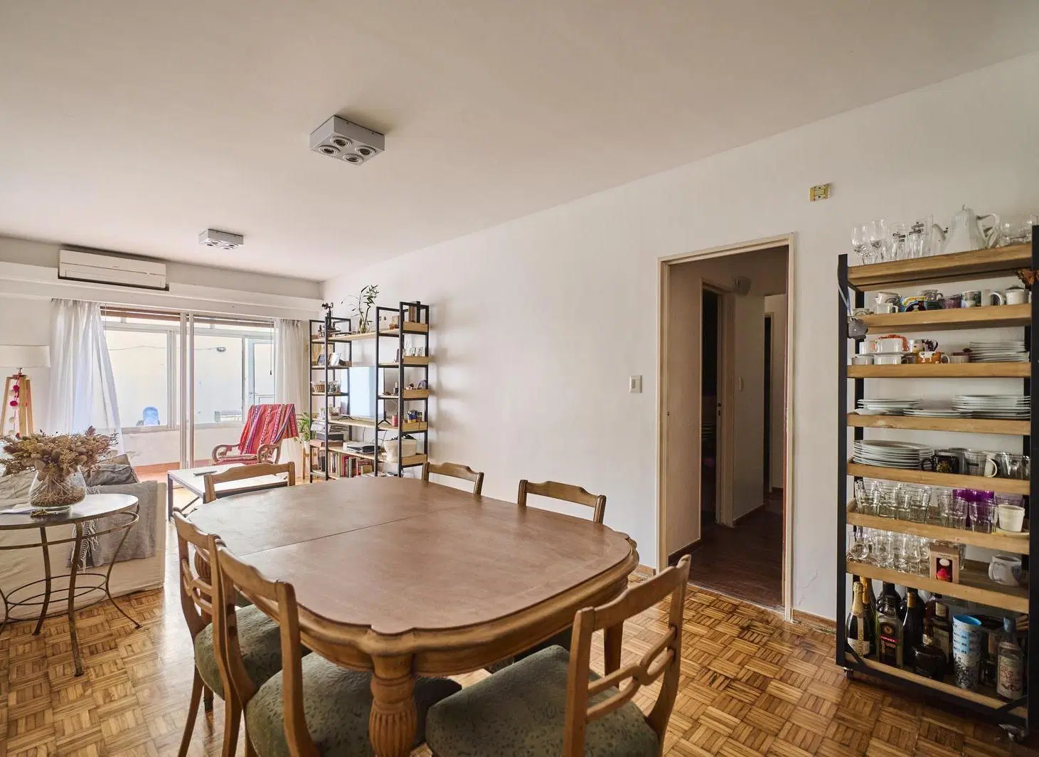 Venta Departamento 5 ambientes  patio, parrilla y espacio guardacoche en Palermo 4