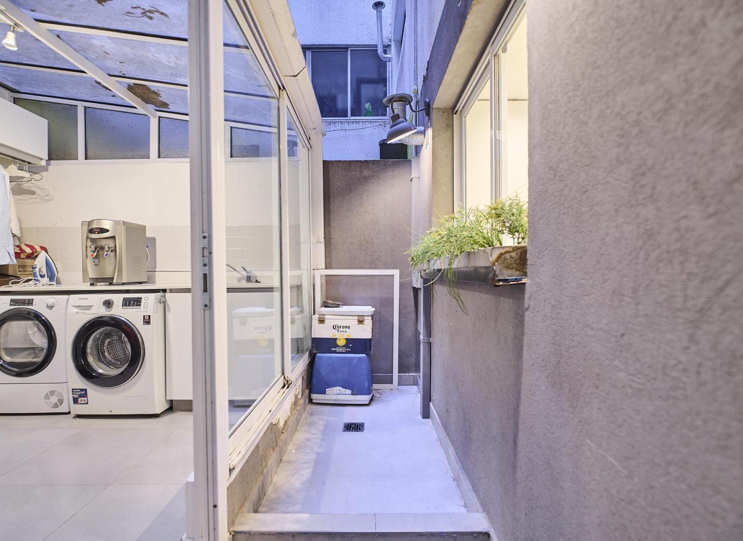 Venta Departamento 5 ambientes patio, parrilla y espacio guardacoche en Palermo
