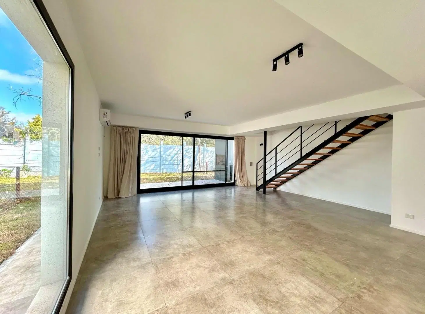 Alquiler Casa a Estrenar en NewHaus- Newman club 3