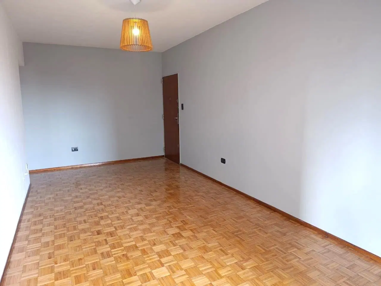 Venta Departamento 3 ambientes al frente con Balcón y Cochera Fija Velez Sarsfield 3